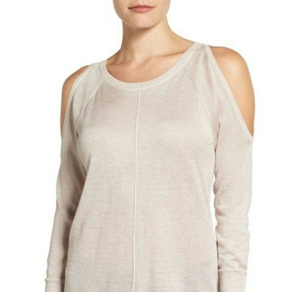 VINCE CAMUTO - Cold shoulder silver sweater